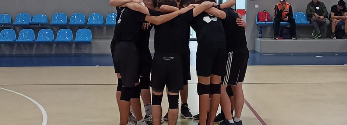 אליפות הארץ בכדורעף לכיתות י’-יב מקום השלישי  – כבוד!!