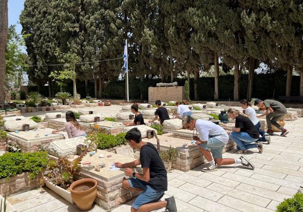 אבנים עם לב אדם – מיזם ליום הזיכרון לחללי צה”ל