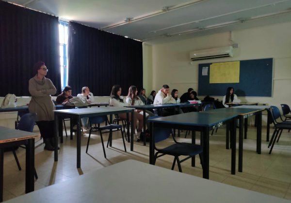 במפגש חשיפה לתוכנית ‘מועדון גלישה” – לתלמידי שכבת י’