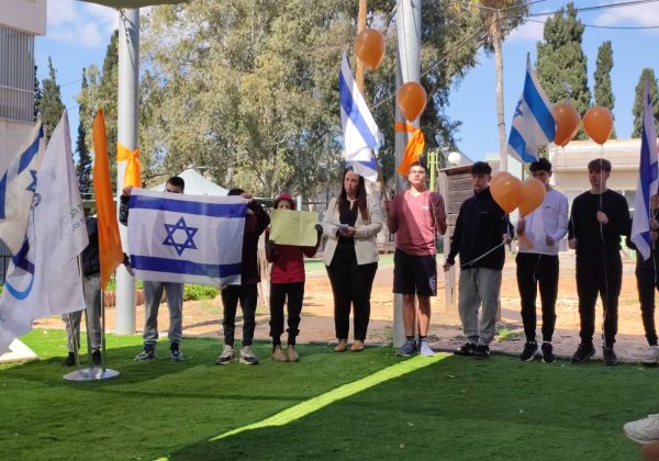 לזכר שירי אריאל וכפיר ביבס ז”ל